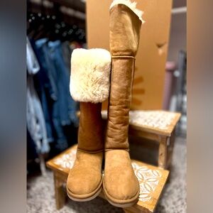 UGG OVER THE KNEE BAILEY BUTTON CHESTNUT SUDE